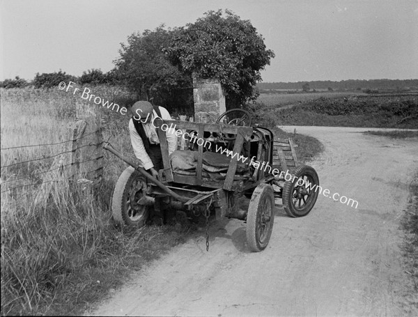 LECUMBER'S TRACTOR